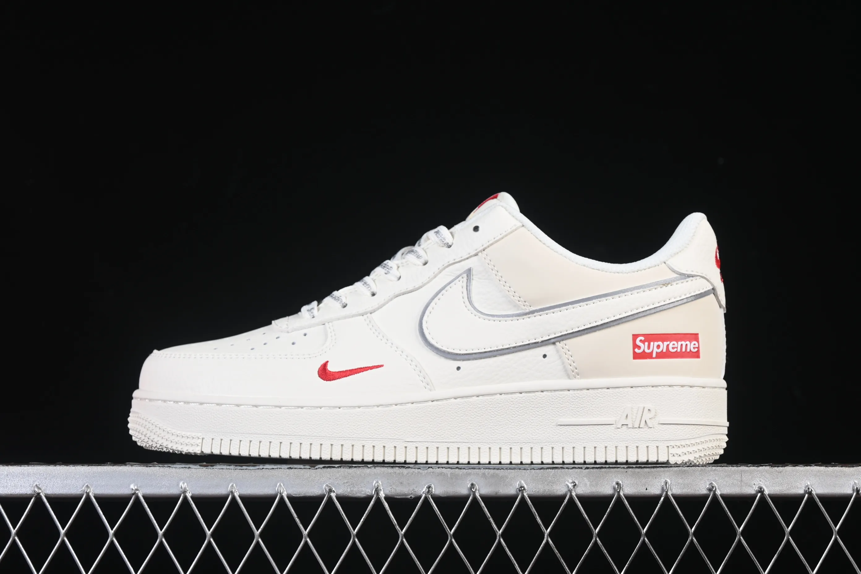 All categories Nk Air Force 1 Air Force series Nk Air Force 1 Low Air Force low top Nike Air Force 1'07 Low Supreme co-branded off-white small red hook Air Force 1 low-top casual sneakers CS5288-052